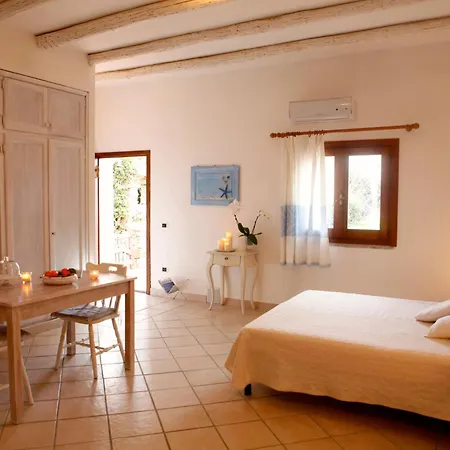Chic Antonina T6 2 Bedroomapartment Sleeps 6 Apartment Marinella (Sardinia)